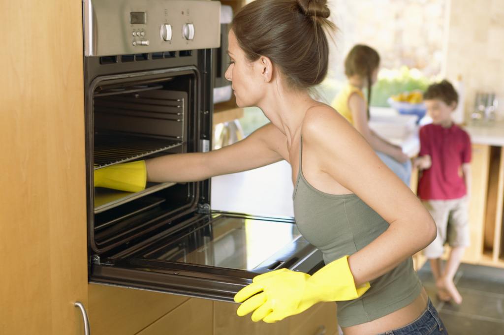 Как очистить кухню от жира? Способы народных средств