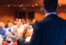 Как научиться выступать перед публикой — советы от школы актерского мастерства Как научиться выступать перед публикой - советы от школы актерского мастерства