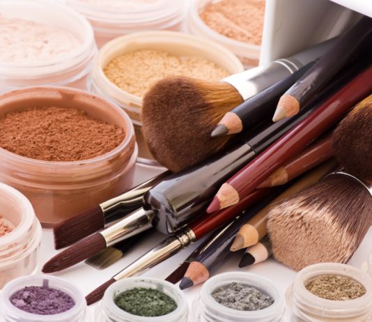 Будь неотразимой с COOL MAKEUP Будь неотразимой с COOL MAKEUP