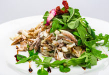 Салат из языка и шампиньонов Салат из языка и шампиньонов