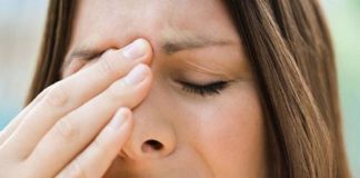 Болит лоб между бровей, насморка нет