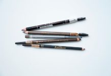 Карандаши и палетки для бровей