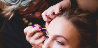 Как исправить форму бровей на правильную в домашних условиях