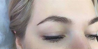 Микроблейдинг бровей во время грудного вскармливания