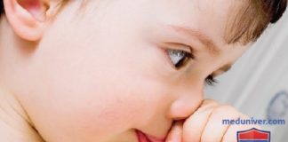 Почему ребенок часто поднимает брови и заводит взгляд вверх? Нервные тики у детей