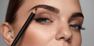 Что делать если карандаш для бровей жирный