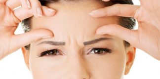 Прыщи между бровями (у женщин)