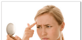 Почему прыщи между бровями и на лбу — причина и примета