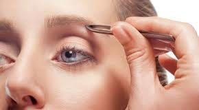 Высыпания на бровях: лечение, диагностика, профилактика