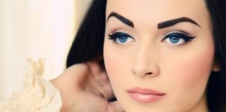 Как защитить перманентный макияж в солярии