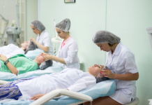 Косметологи – волшебники красоты.