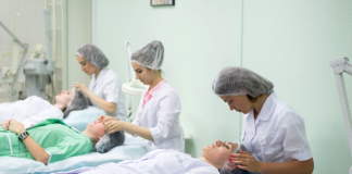 Косметологи – волшебники красоты.