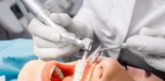 Зачем нужна ультразвуковая чистка зубов