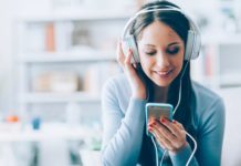 Почему не стоит слушать музыку через стриминговые сервисы