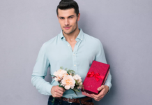 Что заказать к букету цветов в бутике In Bloom