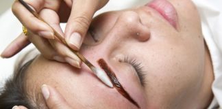 Окрашивание бровей хной: почему это стало популярнее татуажа