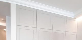 Как выбрать шкаф с распашными дверями