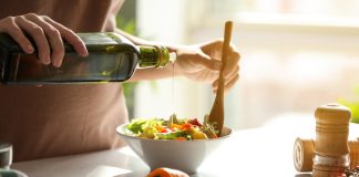 Какими свойствами обладает оливковое масло, и какими способами его получают