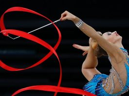 Купальники для художественной гимнастики: почему выбор лучше делать в специализированном магазине