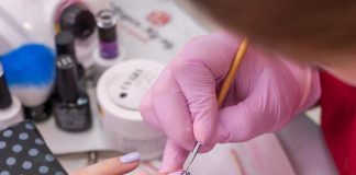 Маникюр: какие лаки стоит использовать для покрытия