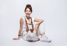 Стильные образы с женскими кедами: советы стилиста