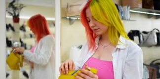 Как подобрать сумочку по размеру: советы для миниатюрных и высоких девушек