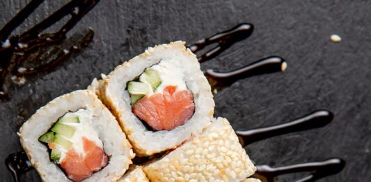 Почему стоит выбрать «Макароллыч» для заказа суши