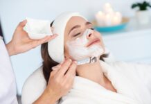 Как выбрать между гликолевым и миндальным пилингом: советы экспертов