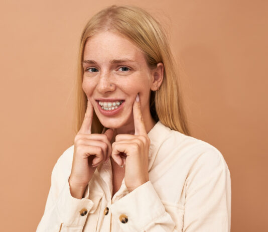 Исправление прикуса после 25 лет: миф или реальность? Что могут брекеты и элайнеры для взрослых