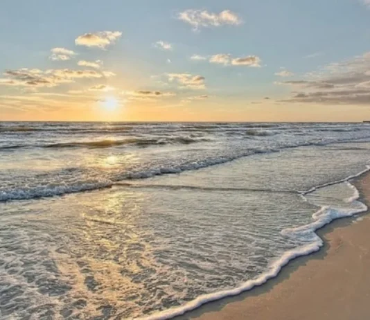 Качественные пляжи России: куда отправиться за морем и впечатлениями